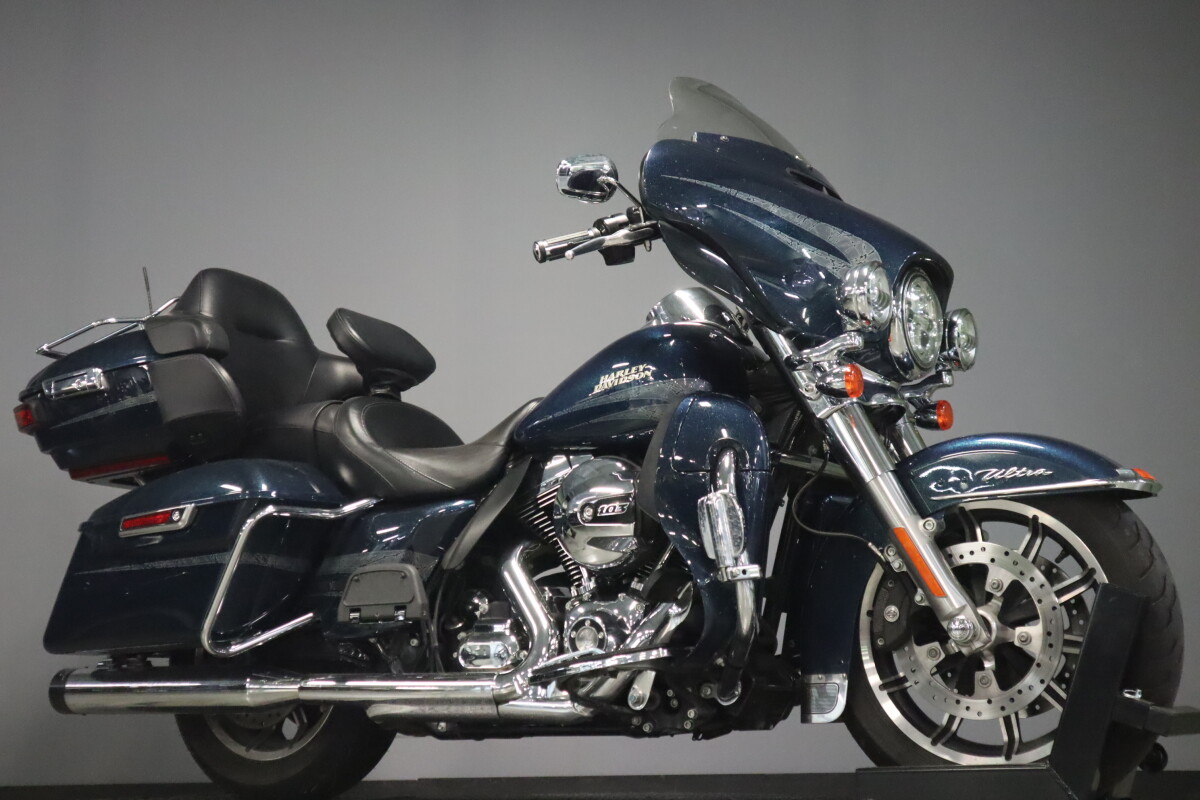 2016 Harley-Davidson Electra Glide Ultra Classic FLHTCU - Photo 2