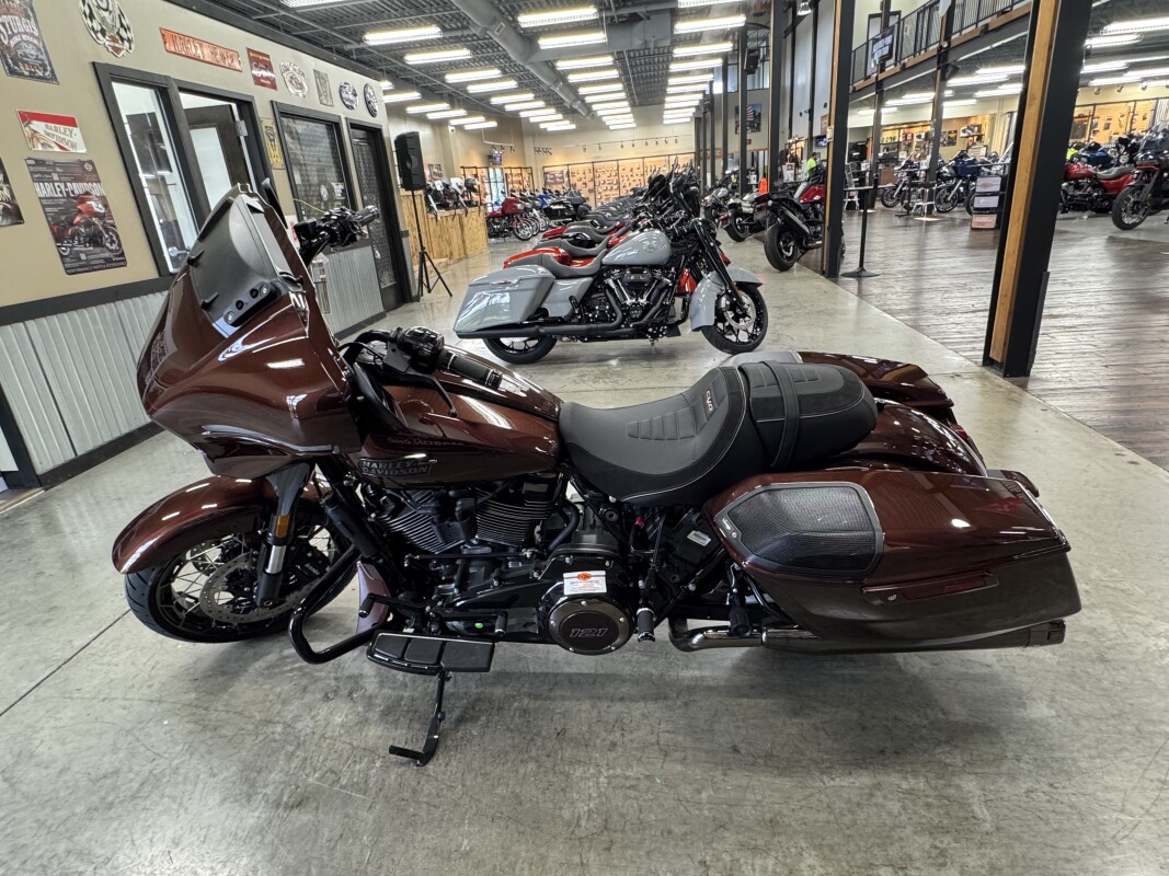 2024 Harley-Davidson CVO Street Glide FLHXSE - Photo 10
