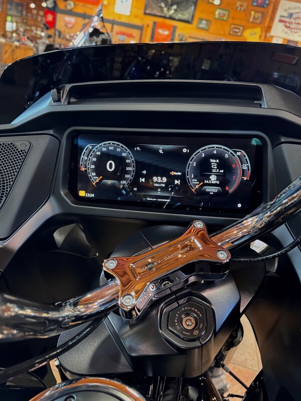 2025 Harley-Davidson Road Glide Vivid Black - Photo 5