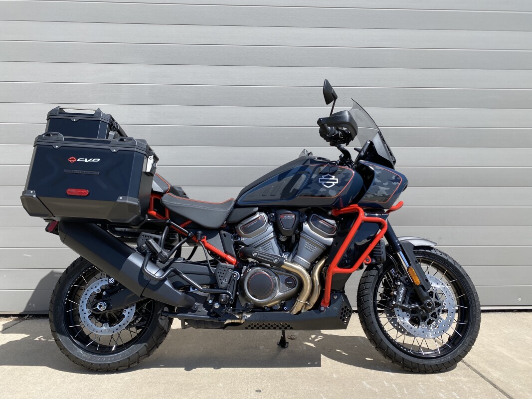 2025 Harley-Davidson CVO Pan America Carbon Blue