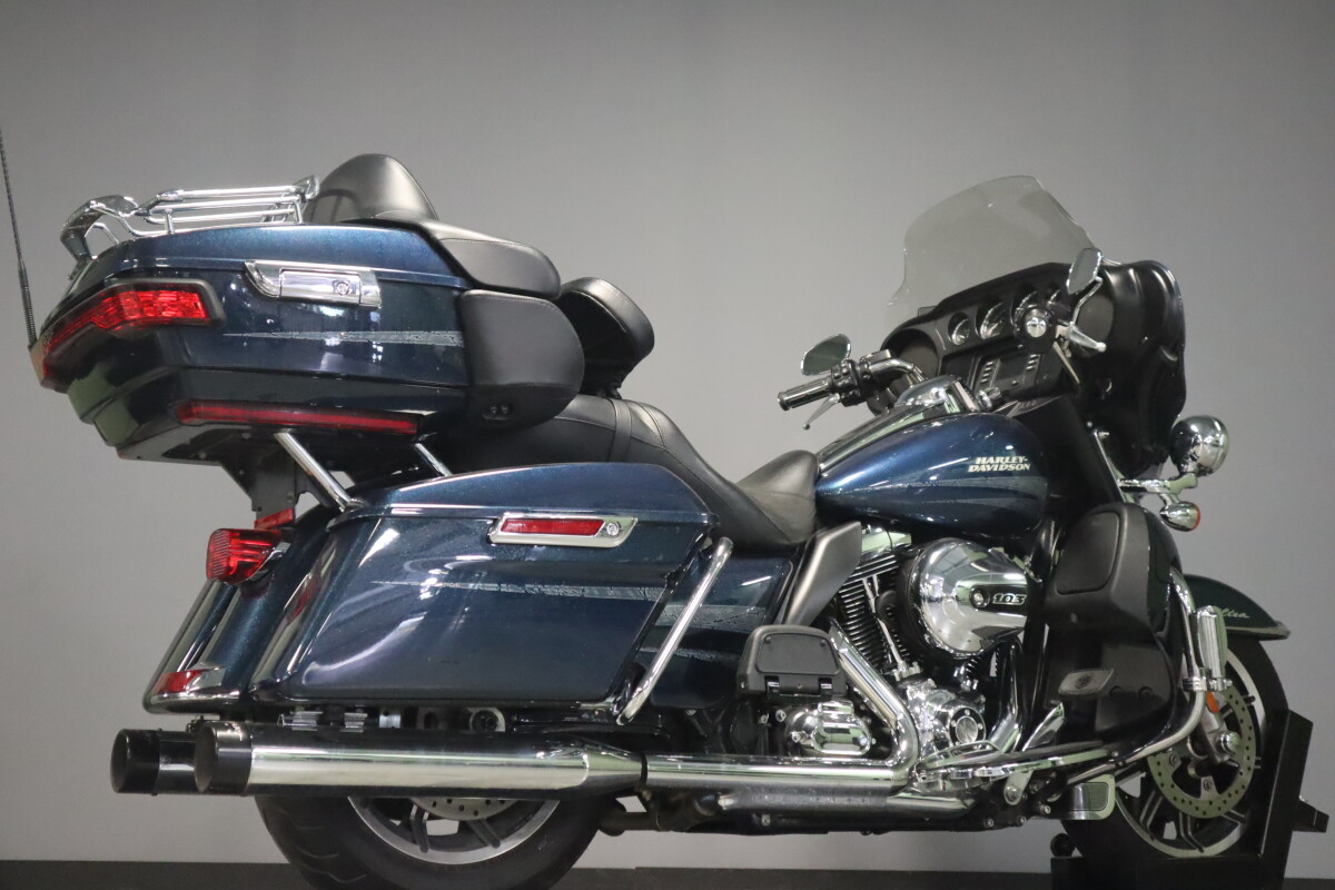 2016 Harley-Davidson Electra Glide Ultra Classic FLHTCU - Photo 8