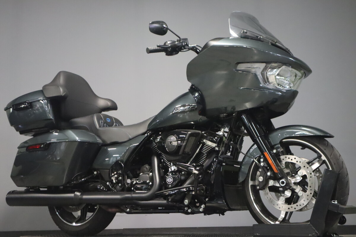2025 Harley-Davidson Road Glide FLTRX - Photo 2