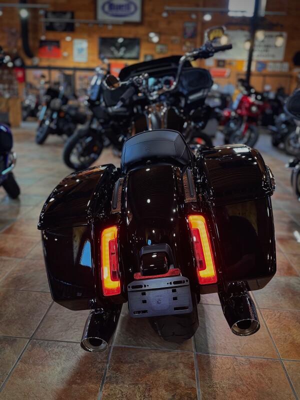 2025 Harley-Davidson Road Glide Vivid Black - Photo 6