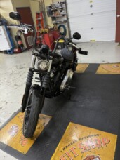 2025 Harley-Davidson® Street Bob® Vivid Black w/Cast Wheels thumb 1