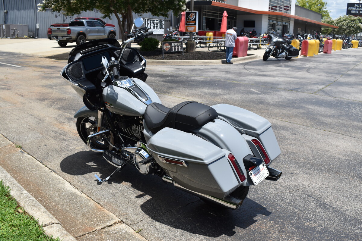 2025 Road Glide – Shark Nose Touring Icon - Photo 6