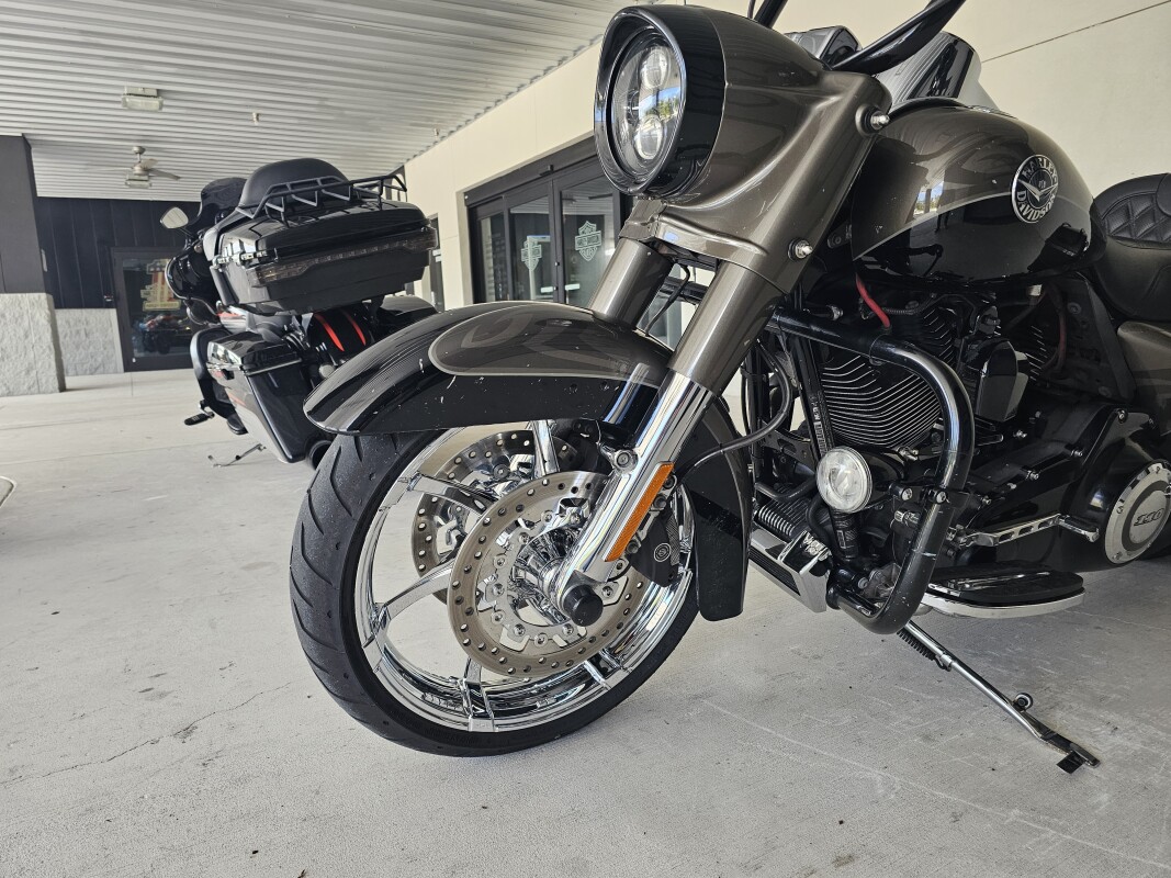 2014 Harley-Davidson CVO Road King - Photo 5
