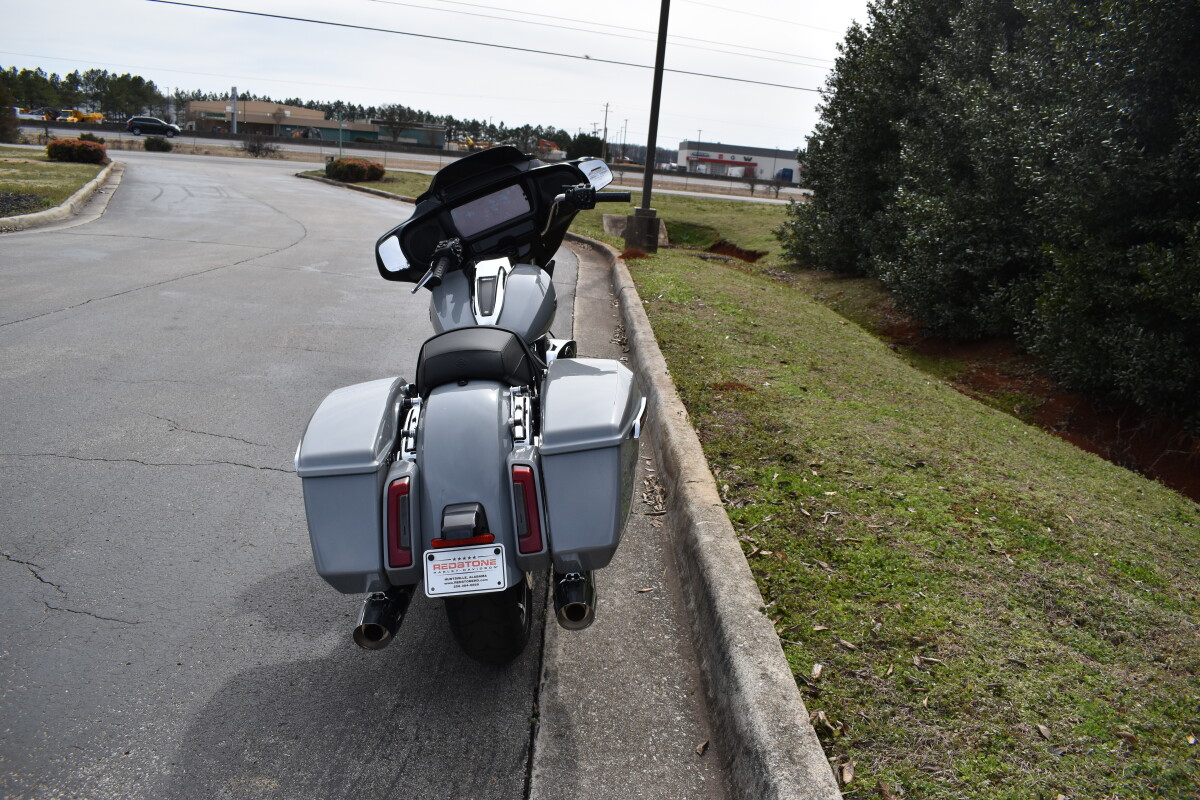 2025 Street Glide – Built to Go the Distance - Photo 7