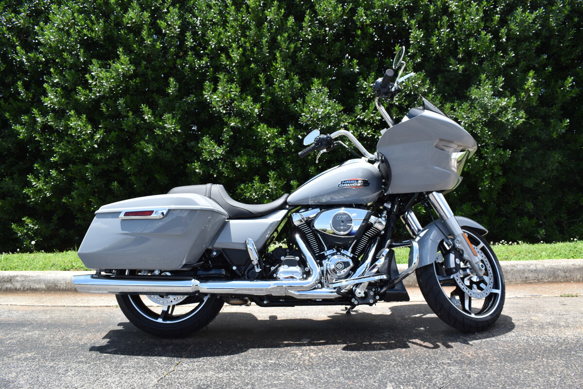 2025 Road Glide – Shark Nose Touring Icon