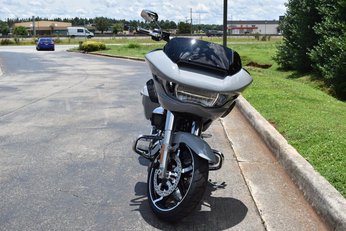 2025 Road Glide – Shark Nose Touring Icon - Photo 3