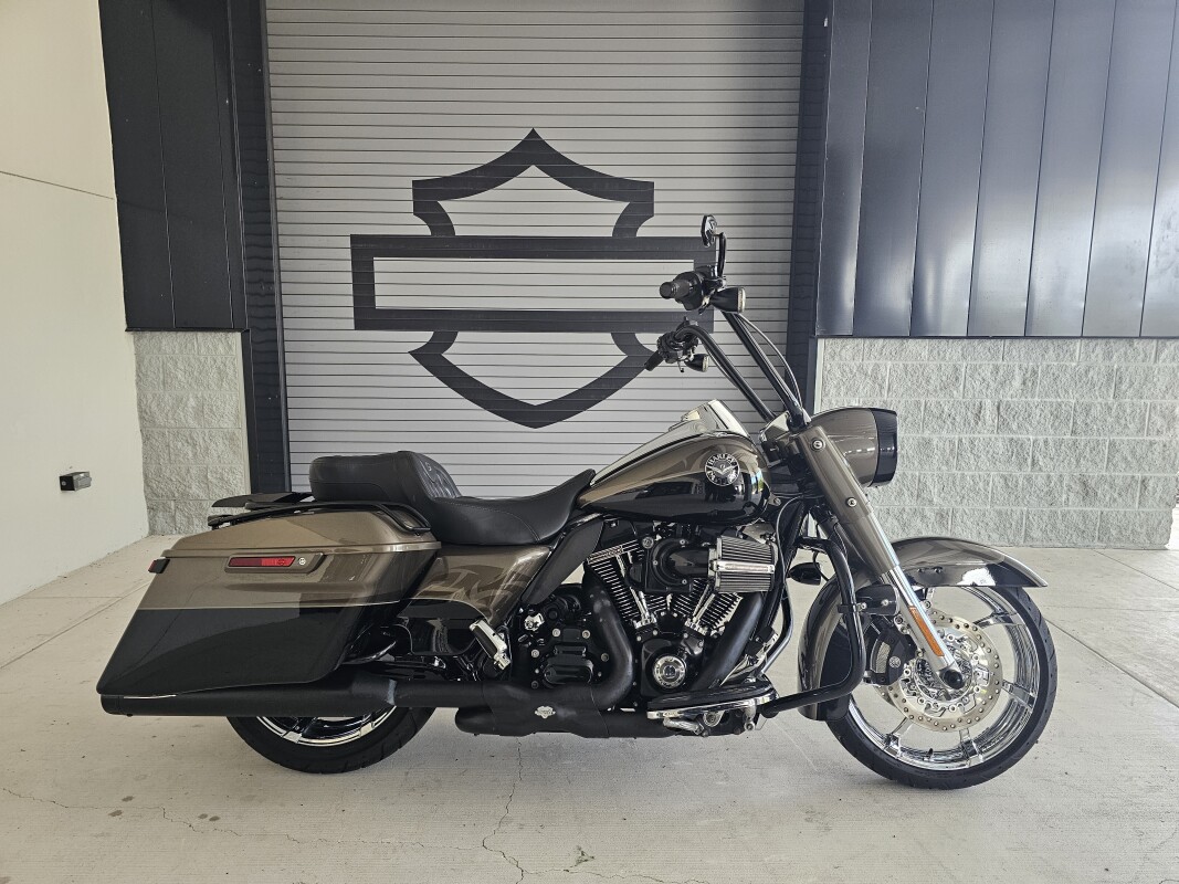 2014 Harley-Davidson CVO Road King