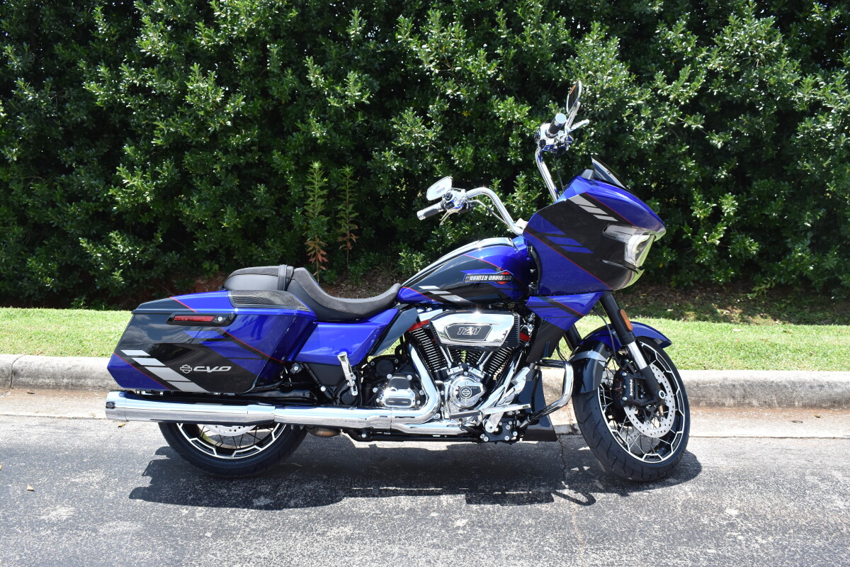 2025 CVO Road Glide – Custom Luxury Ride