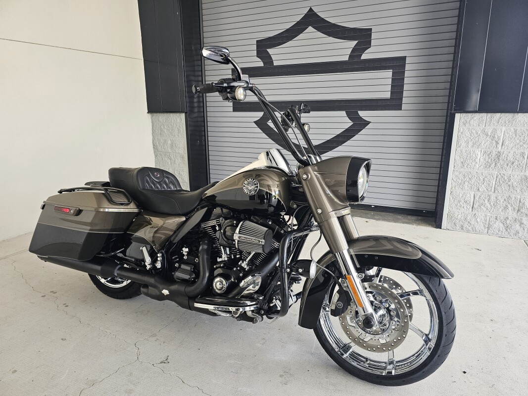 2014 Harley-Davidson CVO Road King - Photo 2