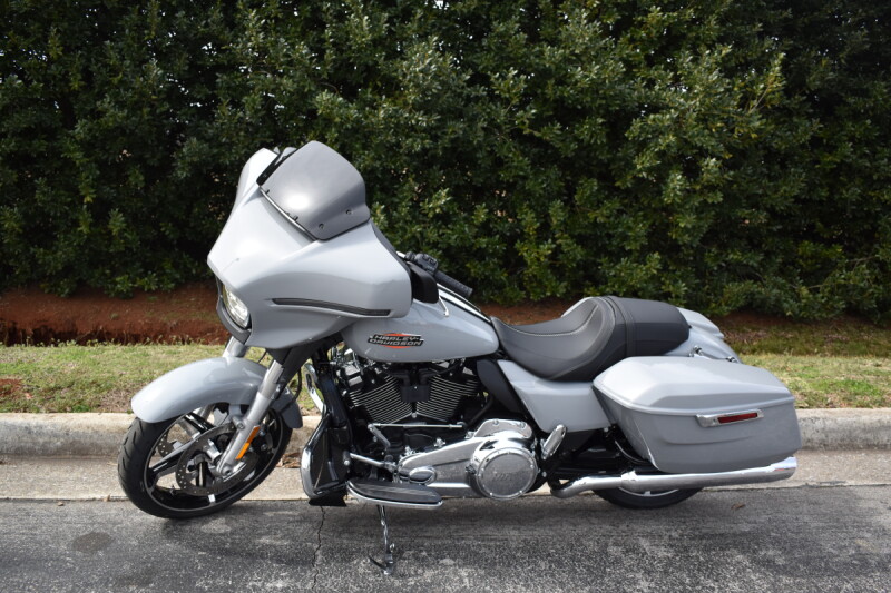 2025 Street Glide™ – Built to Go the Distance