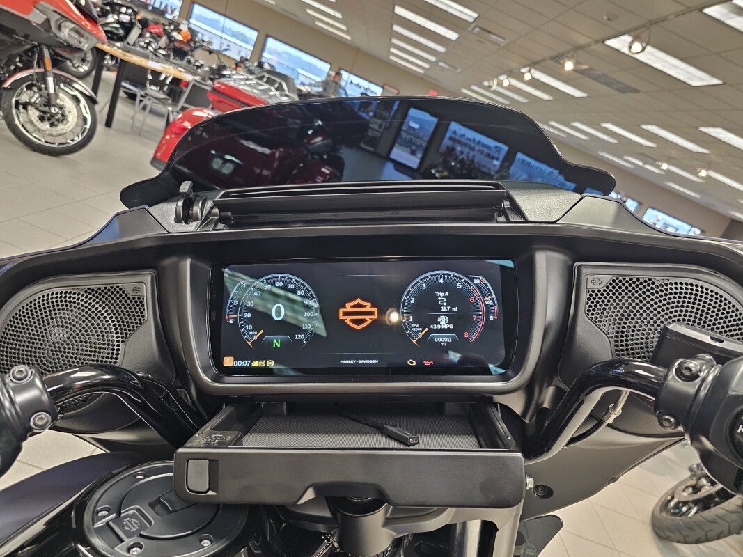 FLHX 2025 Street Glide - Photo 10