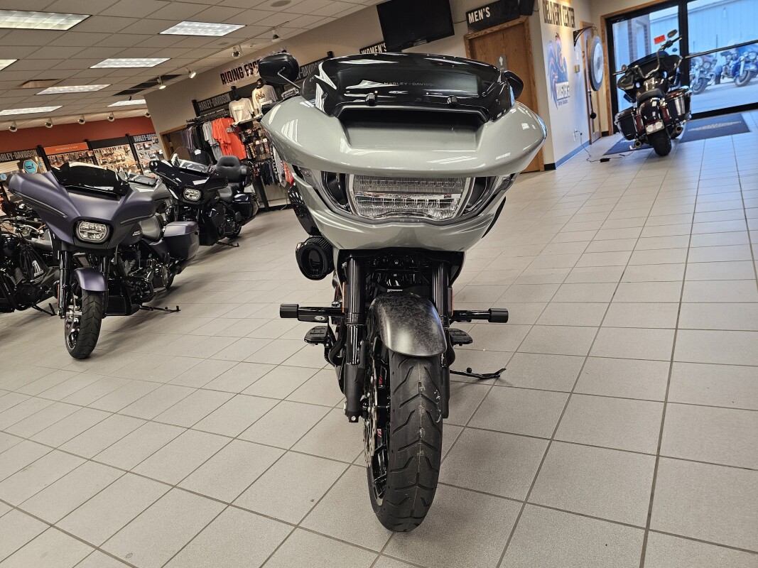 FLTRXSTSE 2025 CVO Road Glide ST - Photo 3