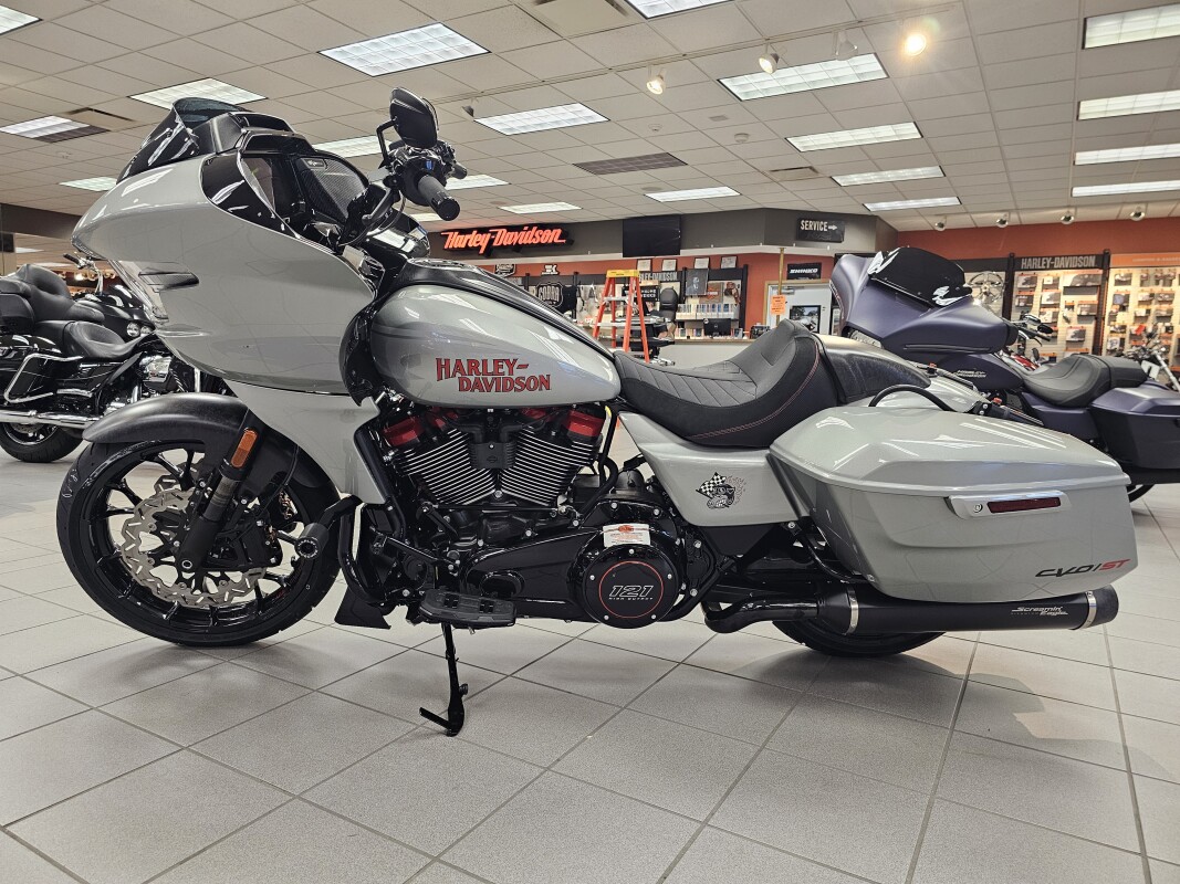 FLTRXSTSE 2025 CVO Road Glide ST - Photo 5
