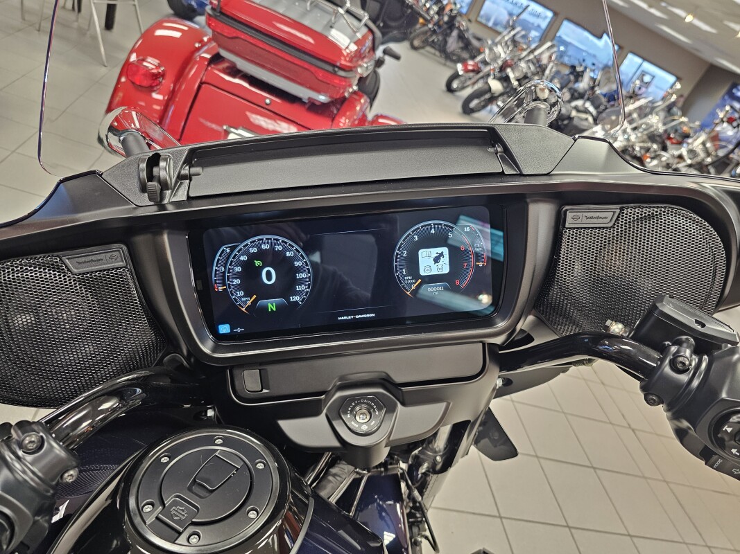 FLHXU 2025 Street Glide Ultra - Photo 10