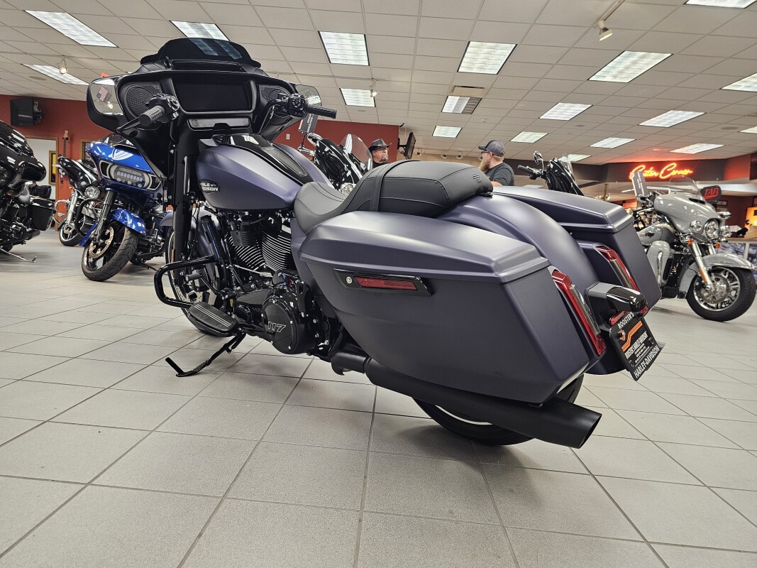 FLHX 2025 Street Glide - Photo 6