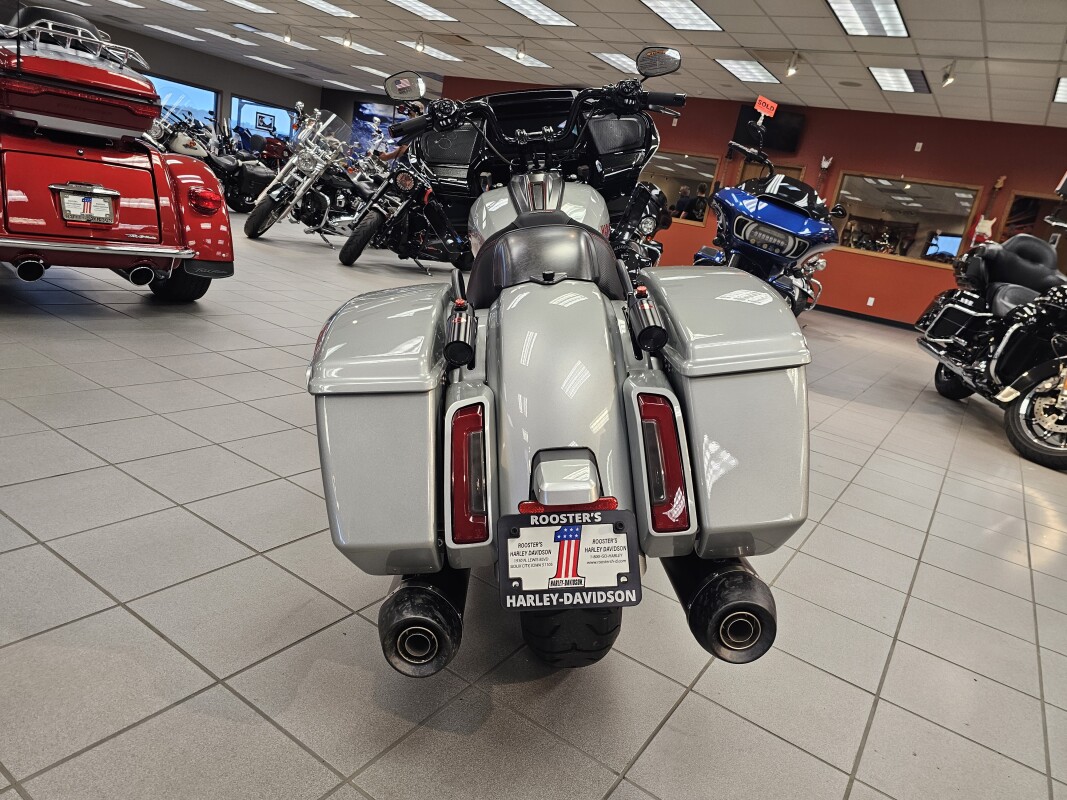 FLTRXSTSE 2025 CVO Road Glide ST - Photo 7