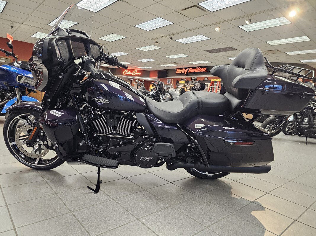 FLHXU 2025 Street Glide Ultra - Photo 5
