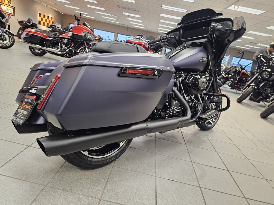 FLHX 2025 Street Glide - Photo 8