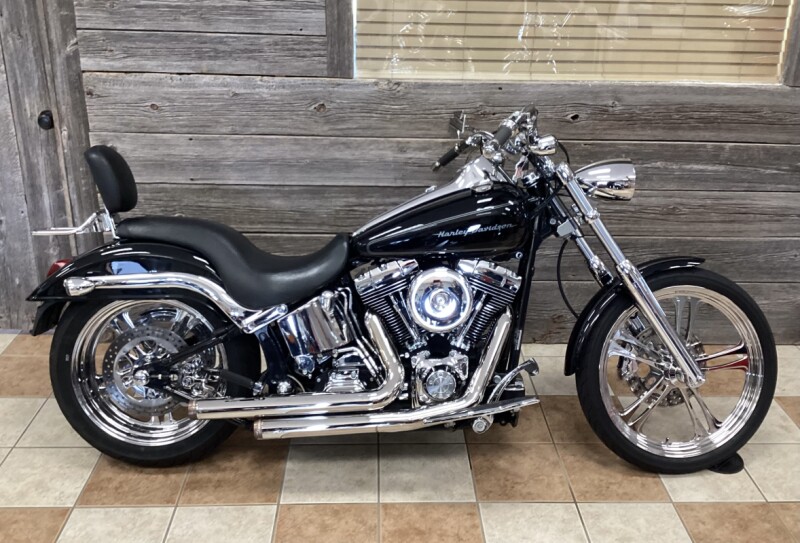 2004 Harley-Davidson® Softail Deuce Vivid Black