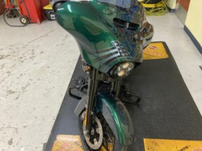 2021 Harley-Davidson® Street Glide® Special Snake Venom - Black Finish thumb 2