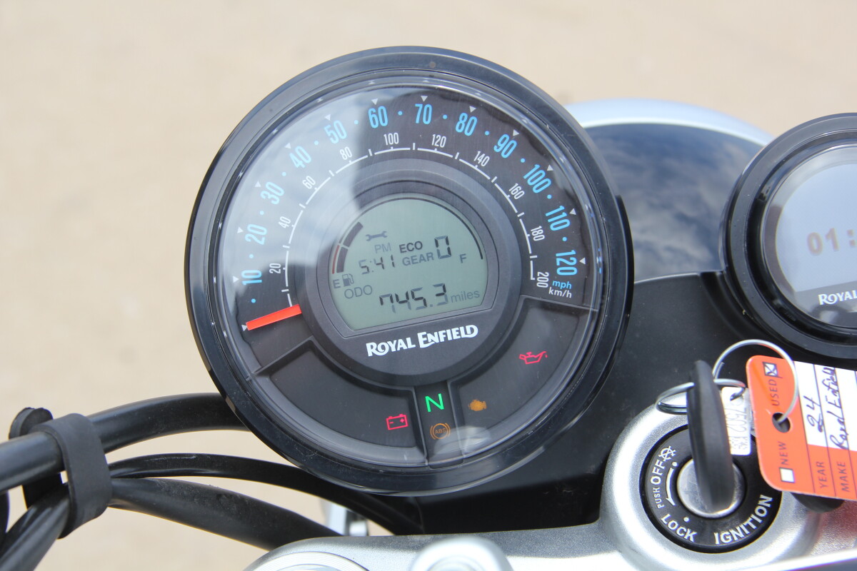 2024 Royal Enfield Super Meteor 650 - Photo 10