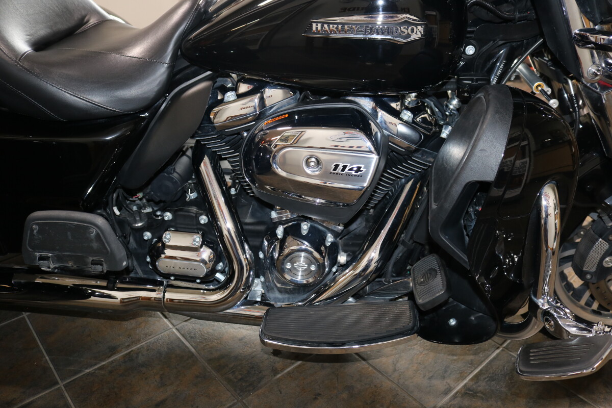 FLHTCUTG 2021 Tri Glide Ultra - Photo 8