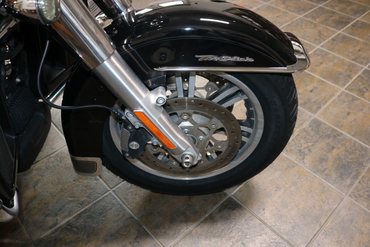 FLHTCUTG 2021 Tri Glide Ultra - Photo 6