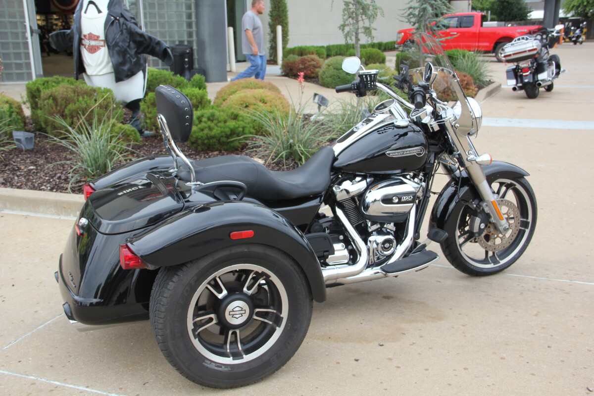 2021 Harley-Davidson Freewheeler Vivid Black - Photo 5