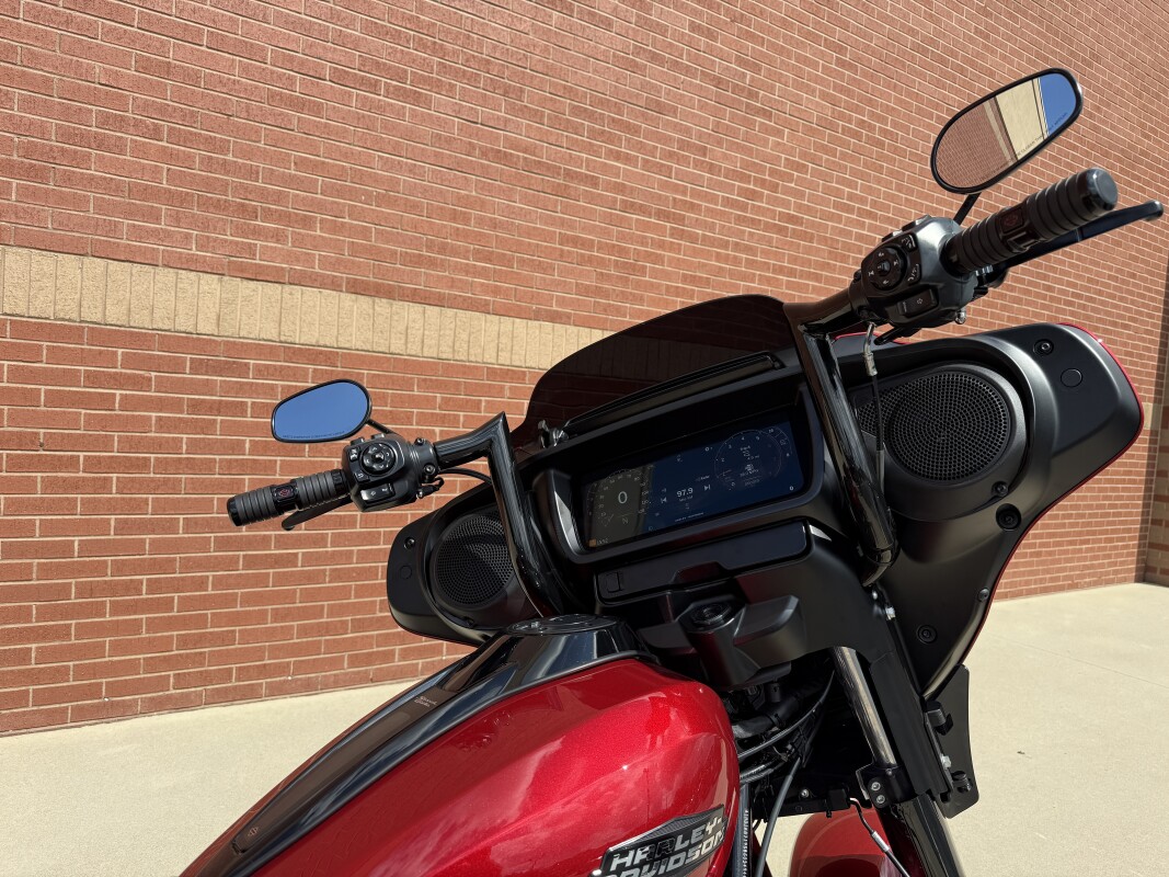 FLHX 2025 Street Glide - Photo 4