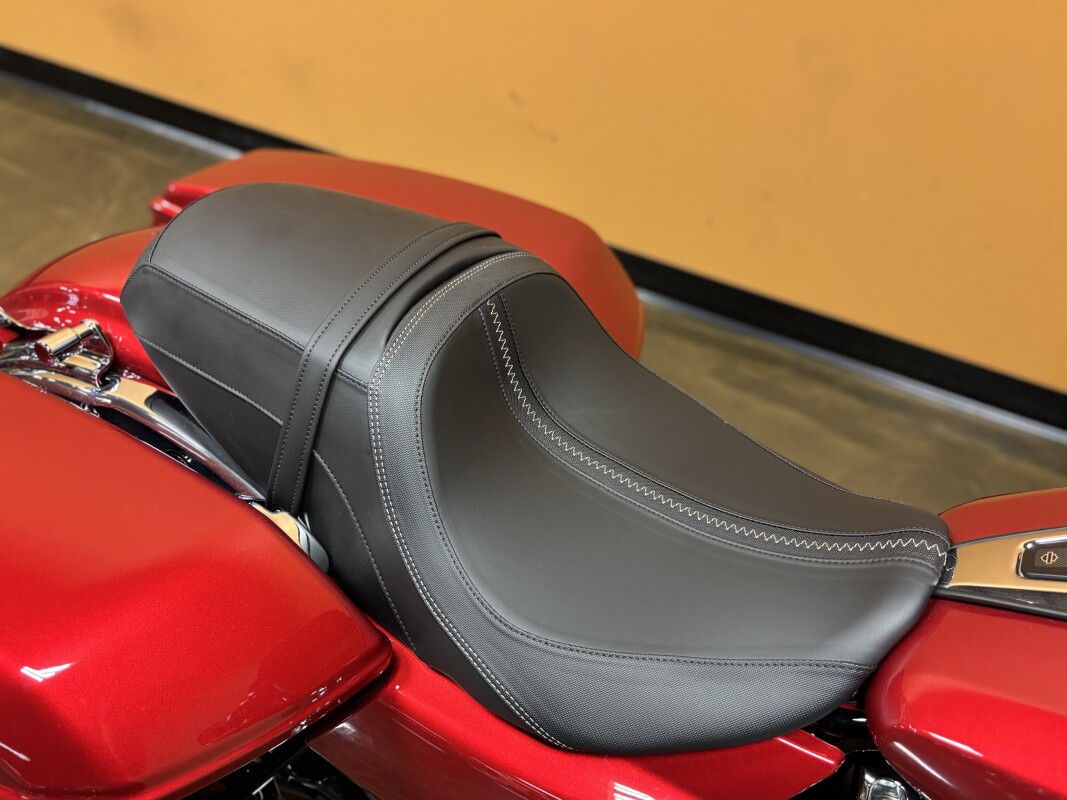FLHX 2025 Street Glide - Photo 8