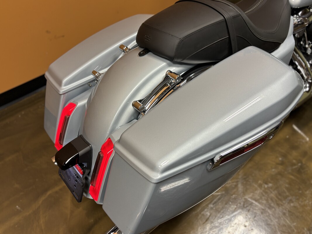 FLTRX 2025 Road Glide - Photo 5