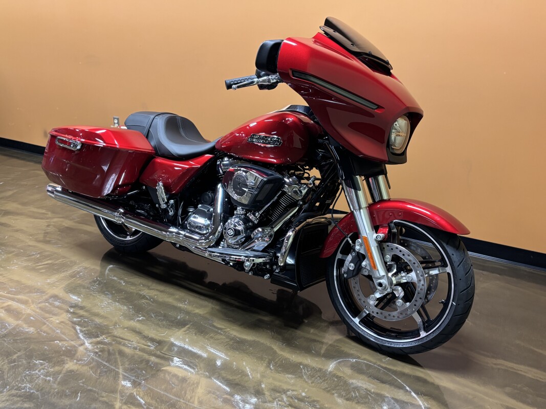 FLHX 2025 Street Glide - Photo 2