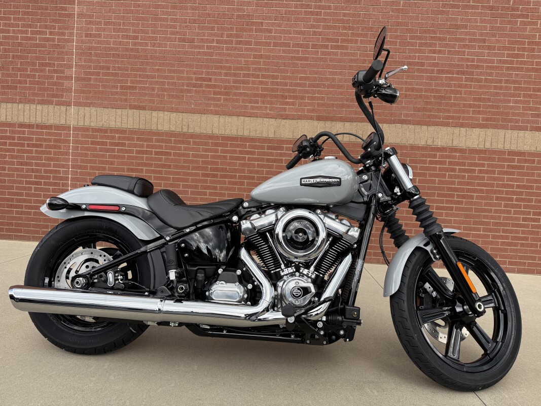 FXBB 2025 Street Bob