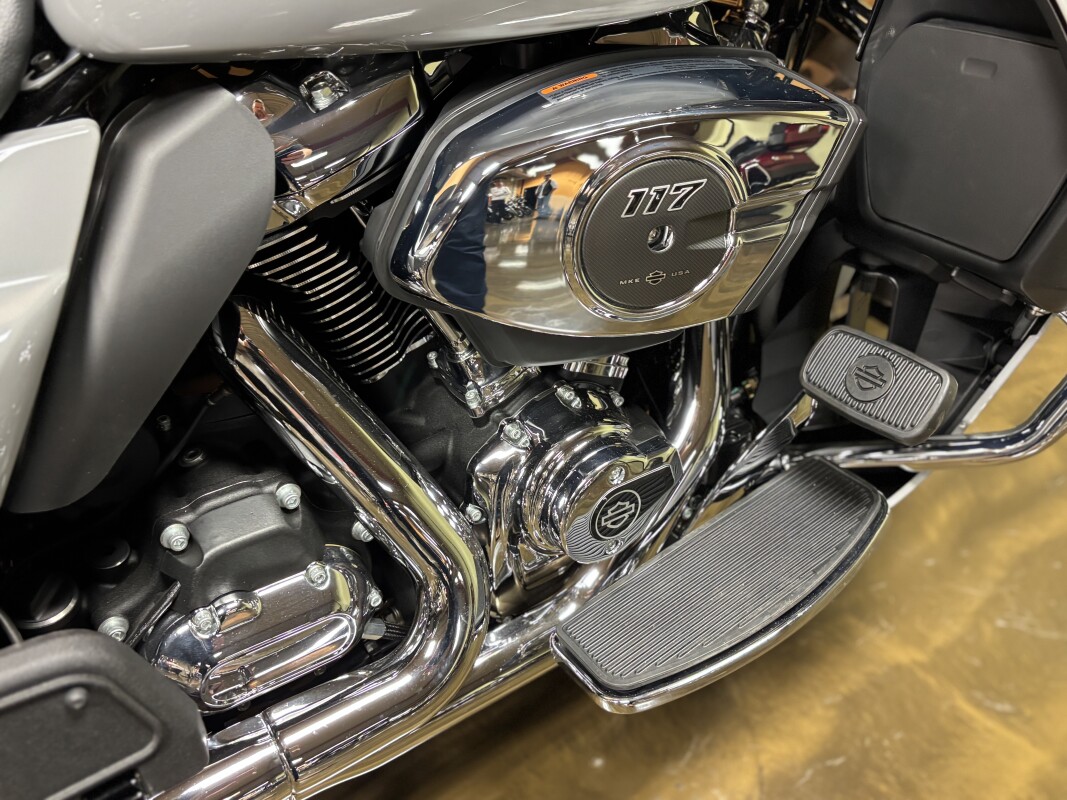 FLHXU 2025 Street Glide Ultra - Photo 9