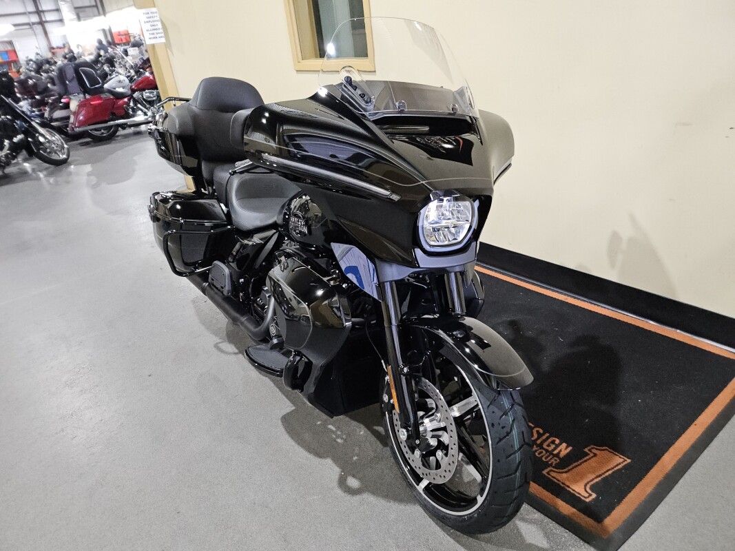 FLHXU 2025 Street Glide Ultra - Photo 2