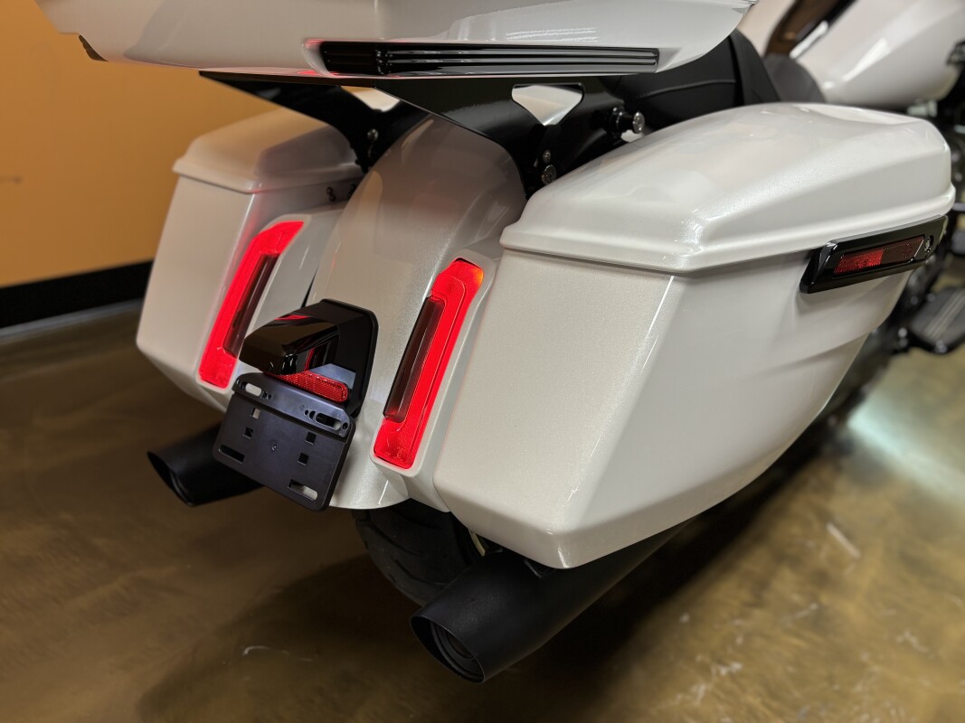 FLTRX 2025 Road Glide - Photo 9