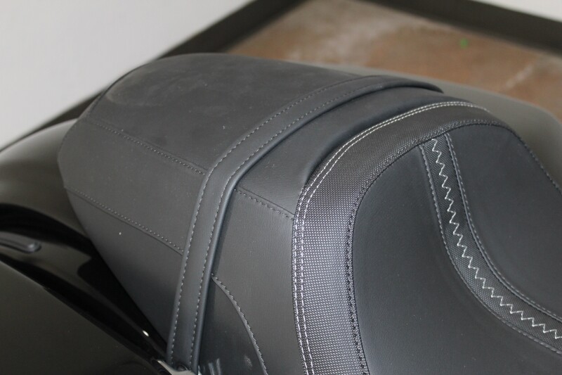 Harley-Davidson Road Glide 2025 FLTRX 84632140 VIVID BLACK - Photo 10