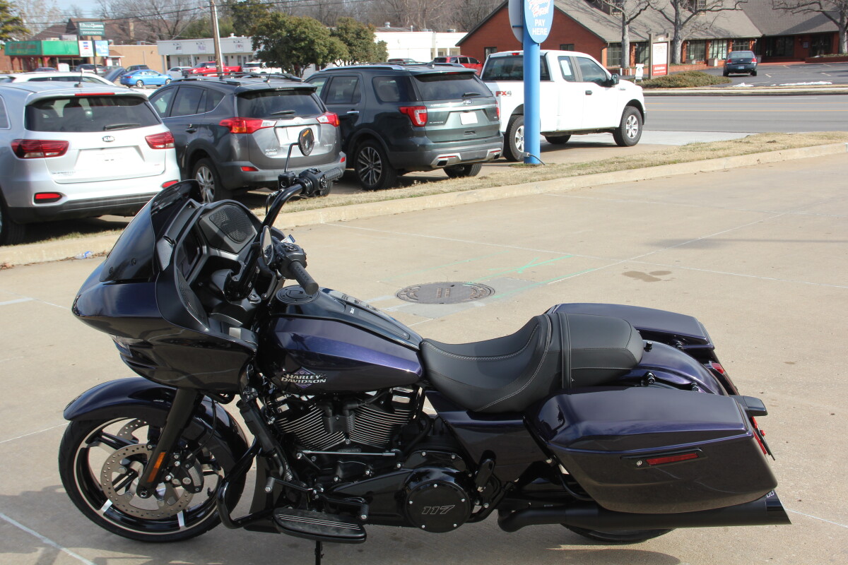 2025 Harley-Davidson Road Glide Mystic Shift - Black Finish - Photo 3