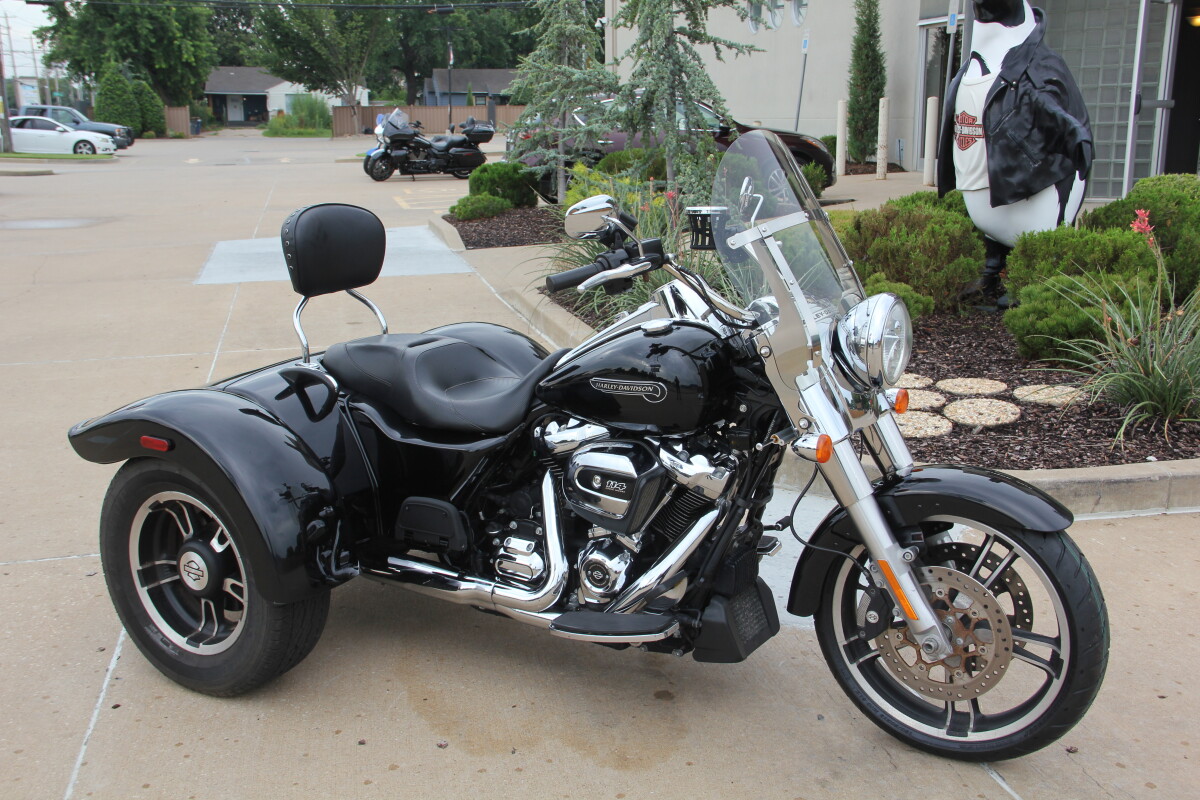 2021 Harley-Davidson Freewheeler Vivid Black - Photo 4