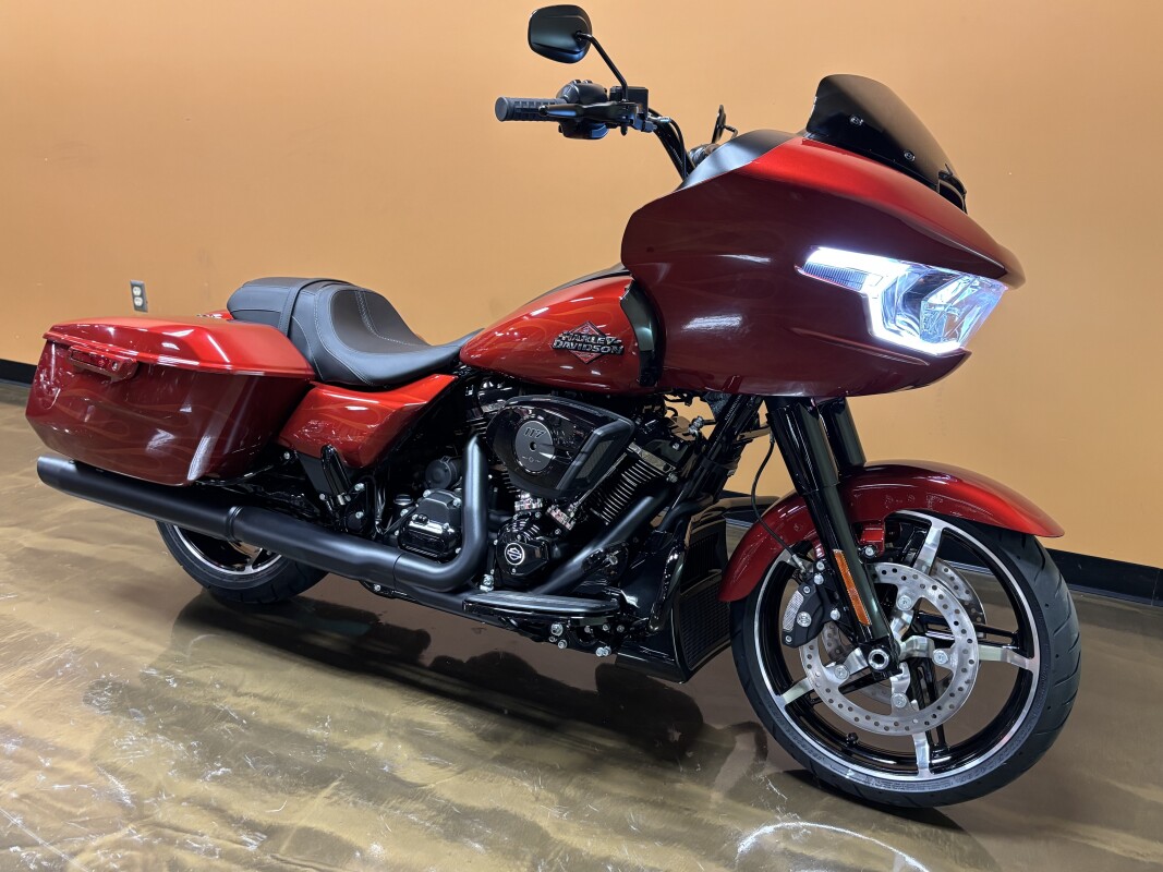 FLTRX 2025 Road Glide - Photo 2
