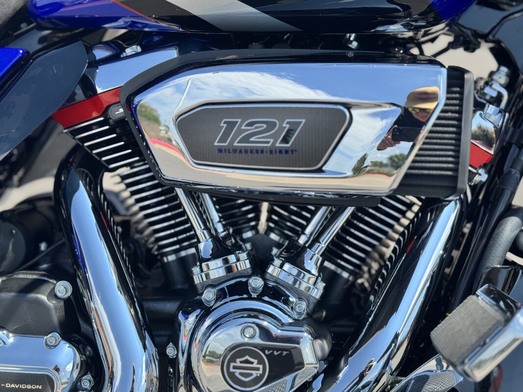 2025 Harley-Davidson CVO Street Glide FLHXSE Blue Streak - Photo 10