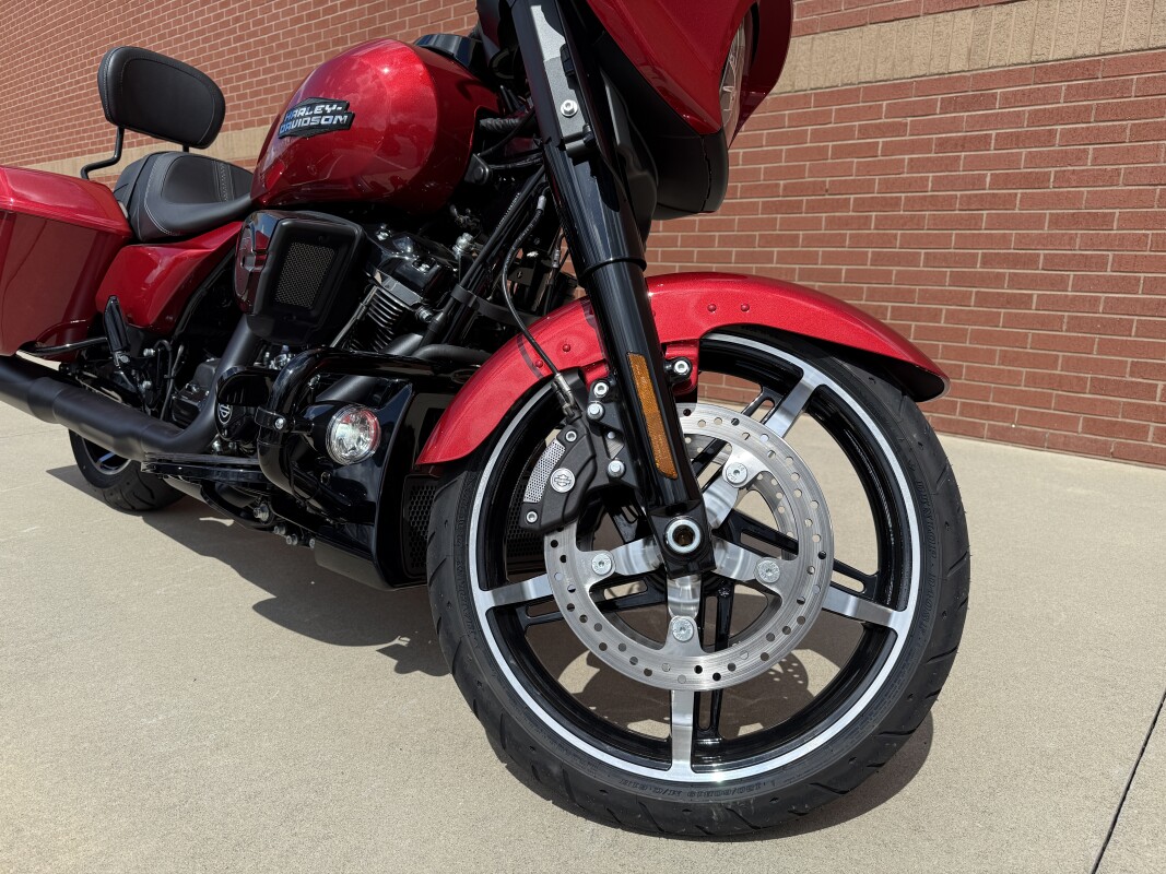 FLHX 2025 Street Glide - Photo 3