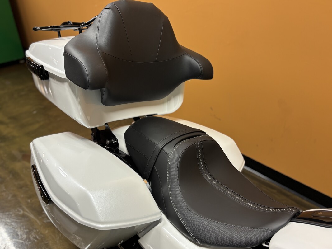 FLTRX 2025 Road Glide - Photo 6