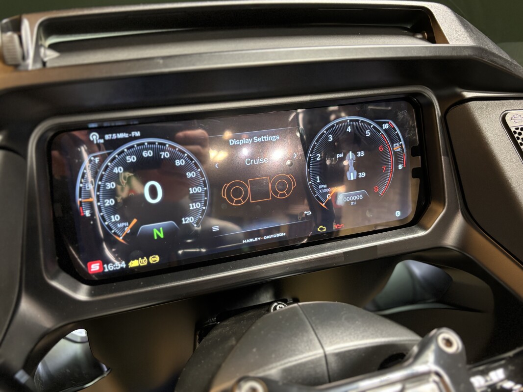 FLTRX 2025 Road Glide™, photo 17