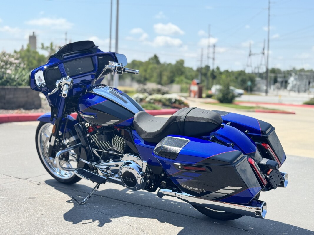 2025 Harley-Davidson CVO Street Glide FLHXSE Blue Streak - Photo 4