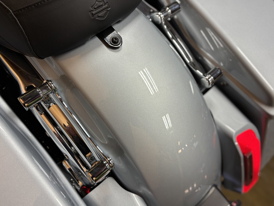FLTRX 2025 Road Glide - Photo 10