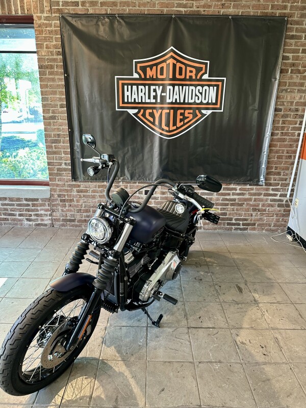 2025 Harley-Davidson Street Bob FXBB Purple Abyss Denim w/Laced Wheels - Photo 4